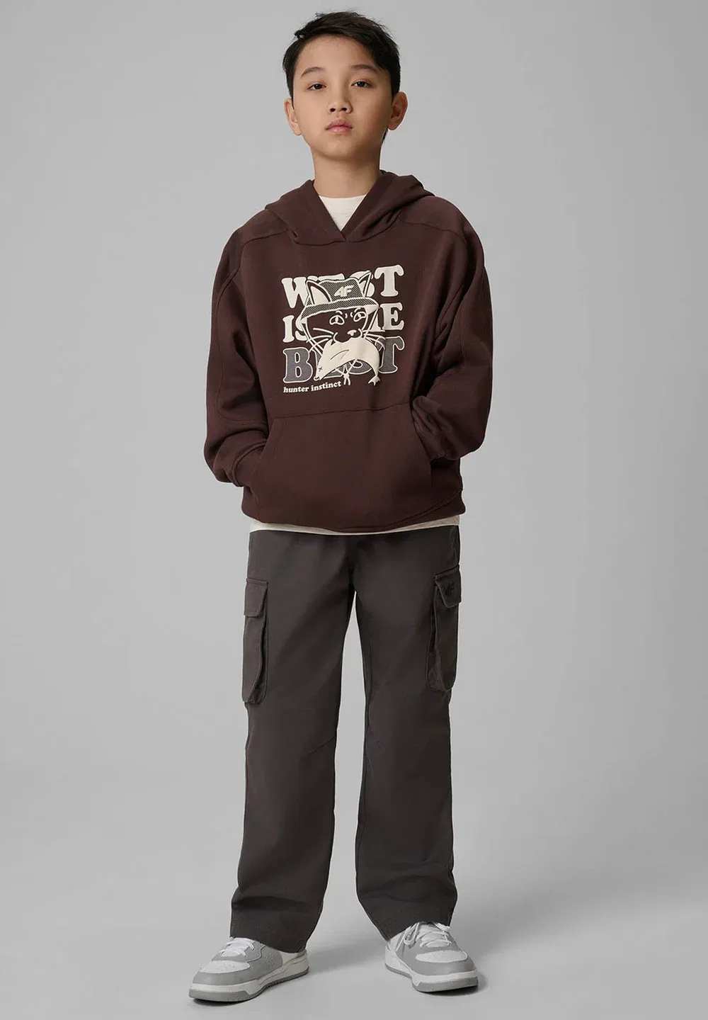 Bluza dresowa свободная z kapturem chłopięca - czarna 122 (6-7 лат) - толстовка 4F, Dark Brown