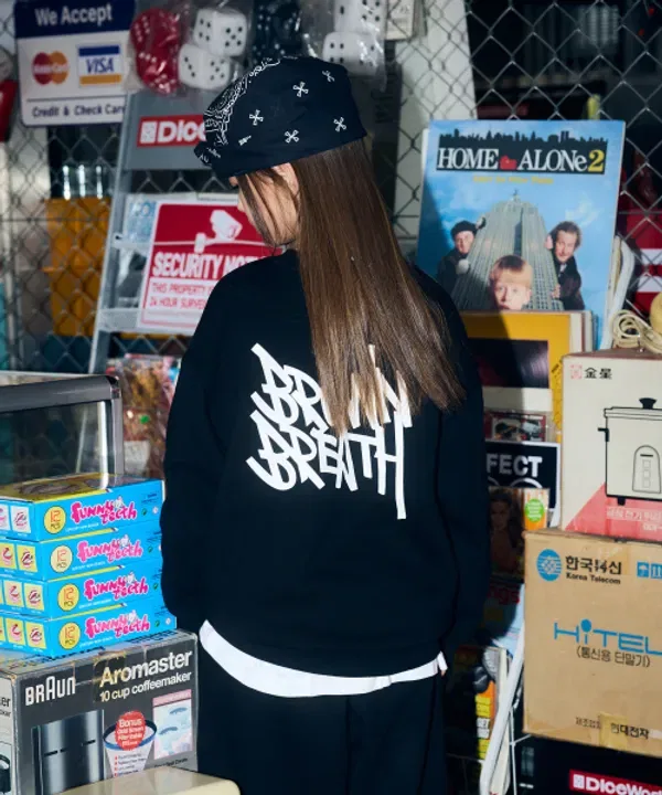 Свитшот детский с принтом, Kids tag crewneck Brownbreath Kids, черный