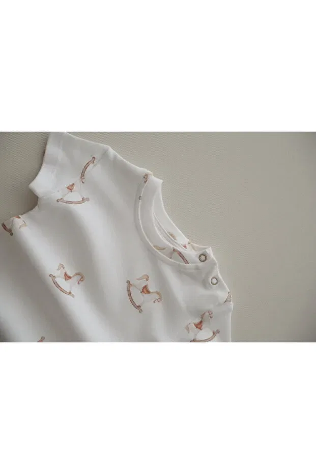 Детское боди с коротким рукавом с принтом Nostalgic horse patterned organic baby bodysuit Dodo'S Baby, White — фото 4