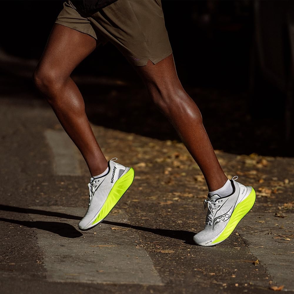 Мужские кроссовки для бега Saucony Triumph 20, белый — фото 2