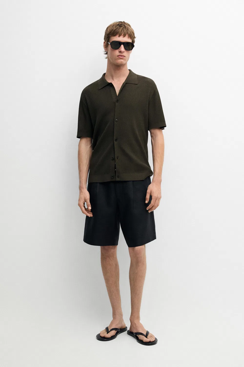 Льняные бермуды с вытачками Massimo Dutti, черный