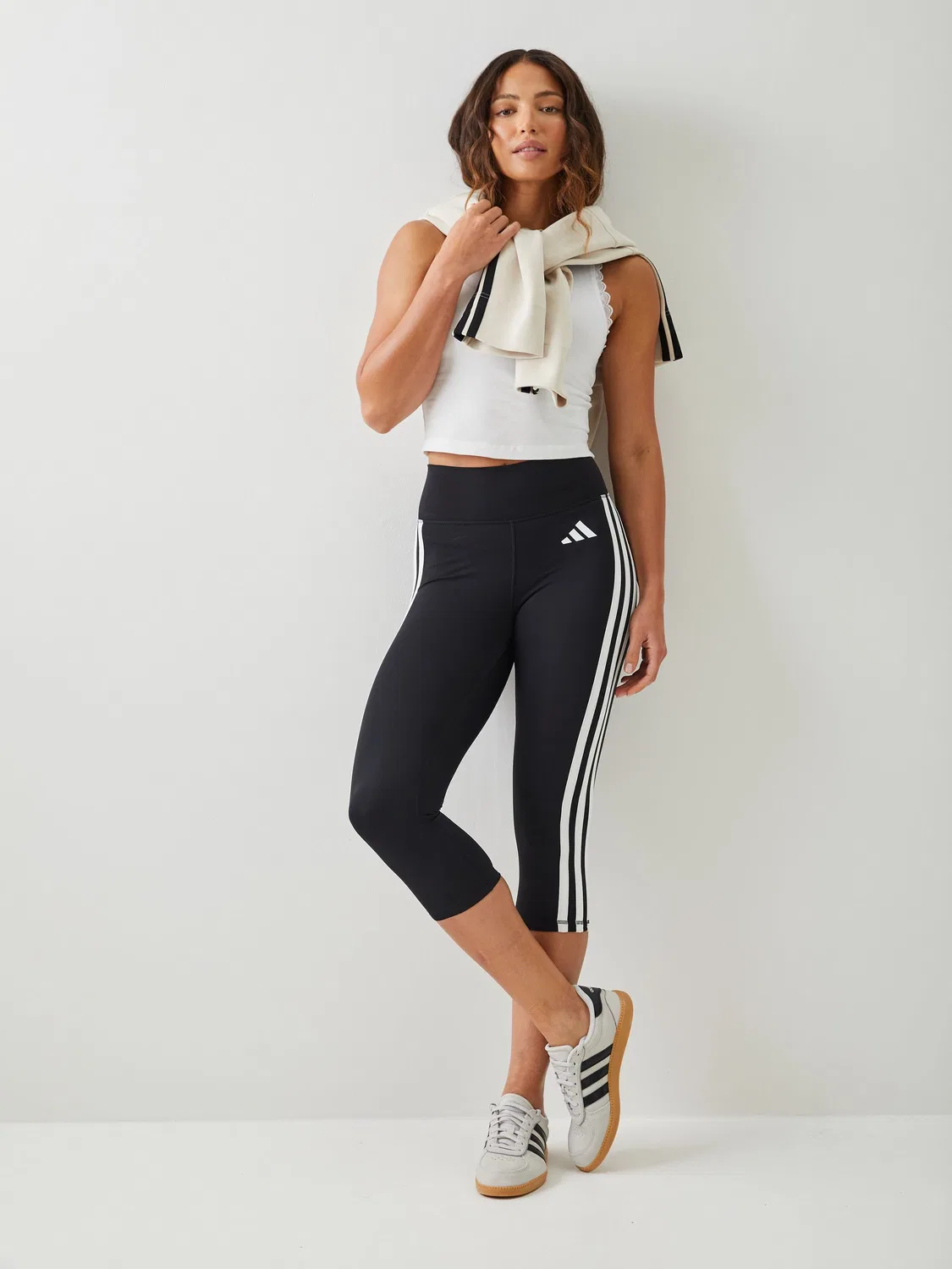 Леггинсы Optime Essentials Workout 3-Stripes 3/4 adidas, черный — фото 3