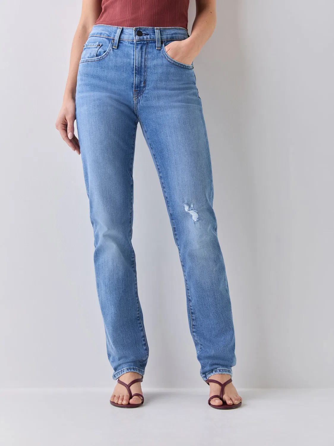 Джинсы прямые, высокая посадка Levi's 724, Mid Blue Denim — фото 2