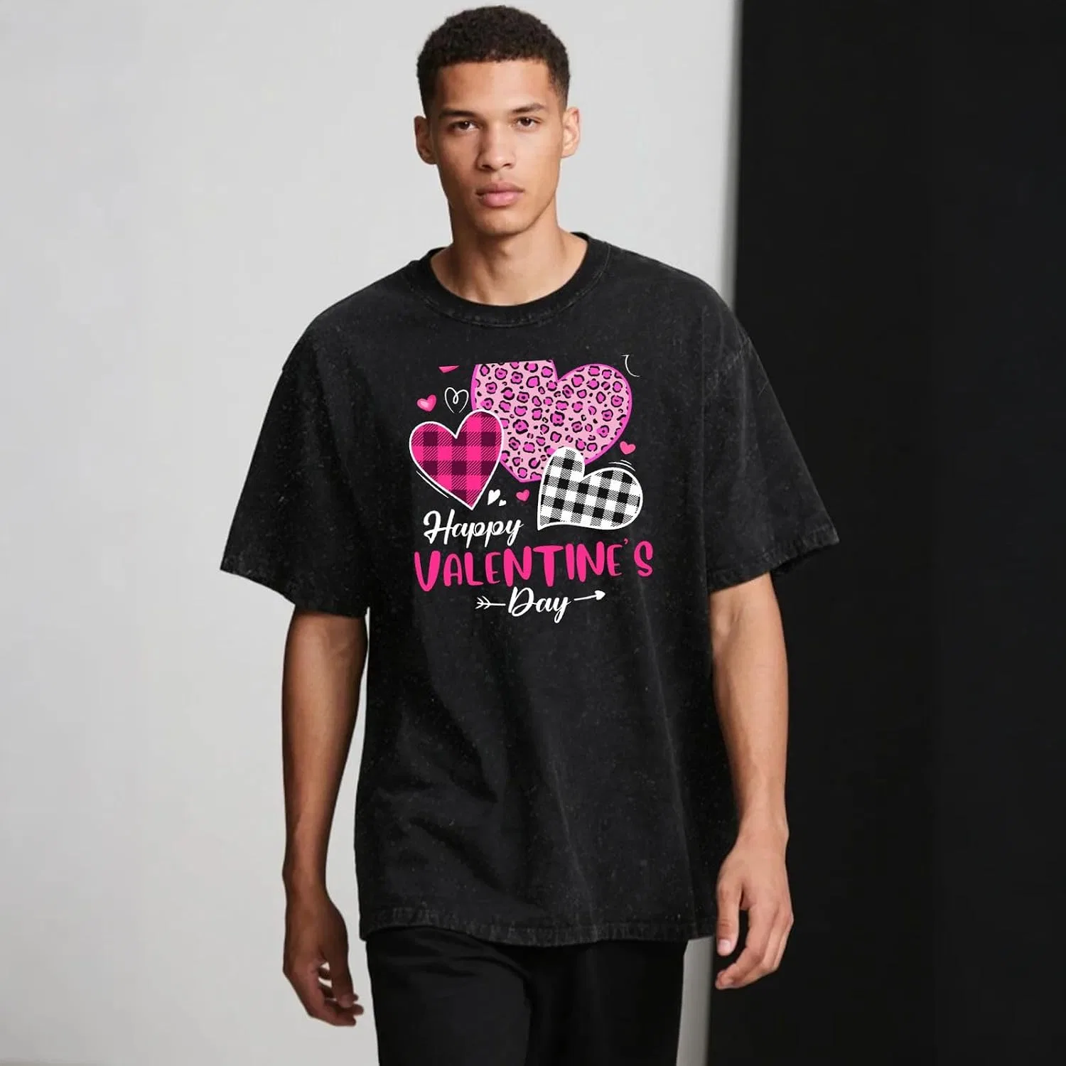 Мужская футболка с принтом Leopard and Plaid Hearts, Wash Black — фото 2