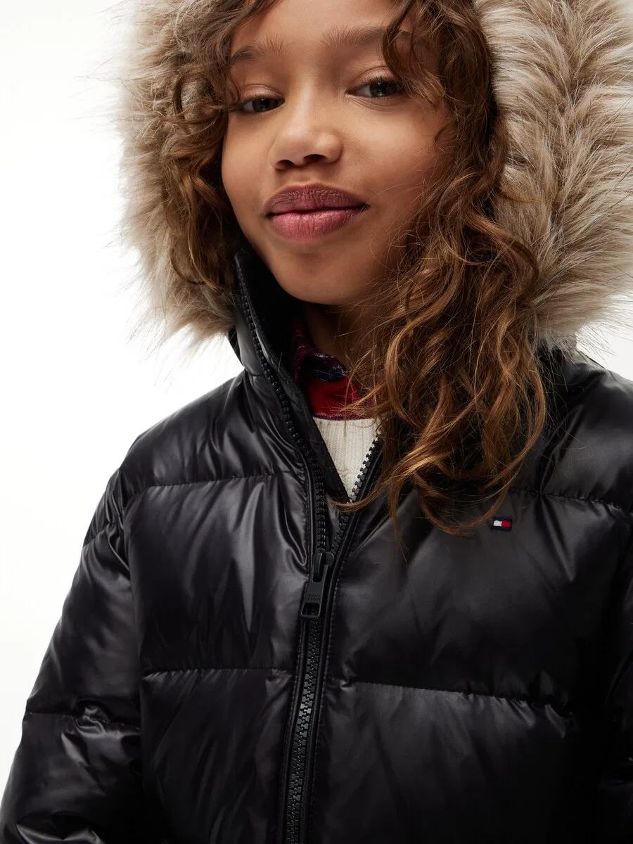 Зимняя куртка TOMMY HILFIGER 'Essential' черного цвета — фото 3