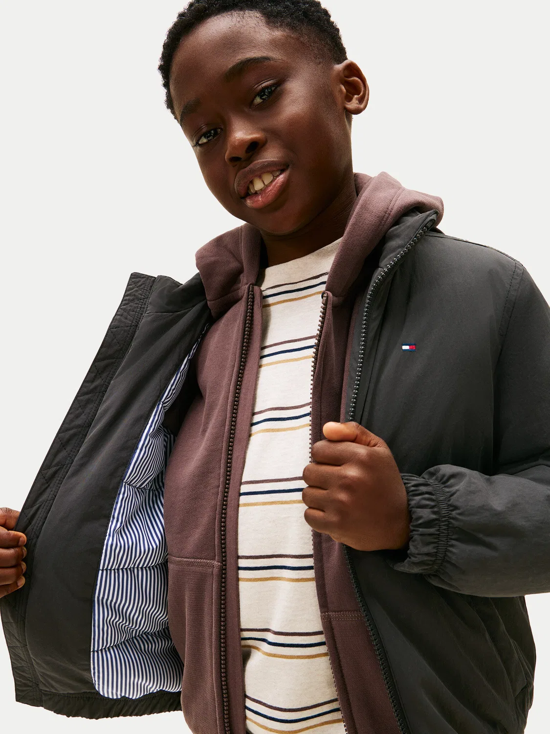 Демисезонная куртка стандартного кроя для мальчика Tommy Hilfiger, черный — фото 4