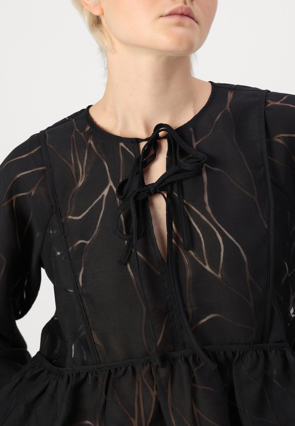 

Блуза SLFNICOLA TIE Selected Femme, черный