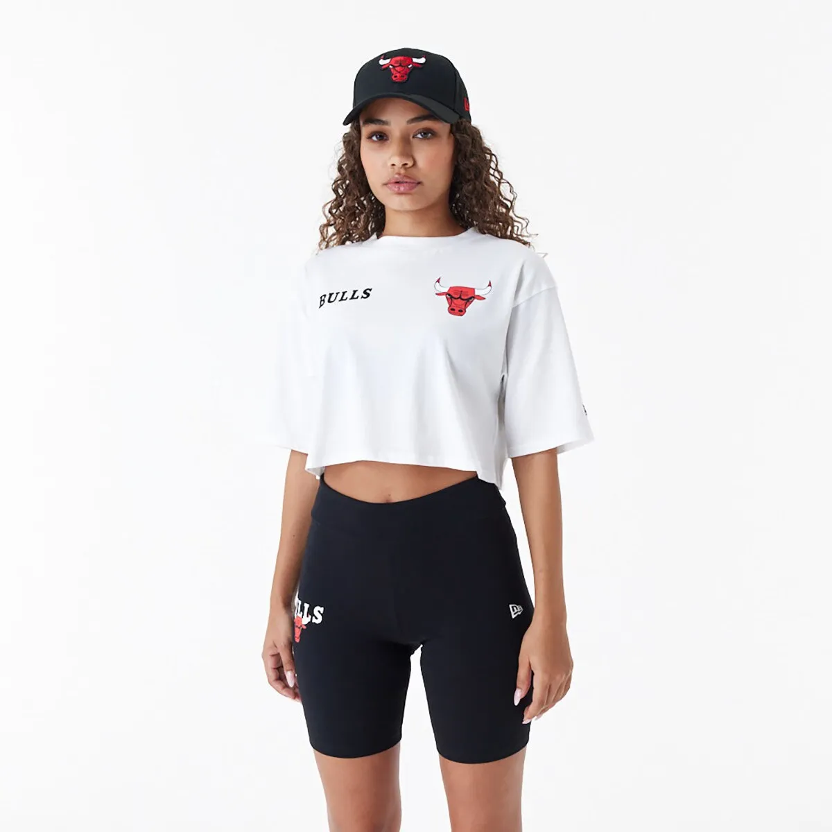 

Кроп-топ Chicago Bulls с логотипом команды New Era, белый