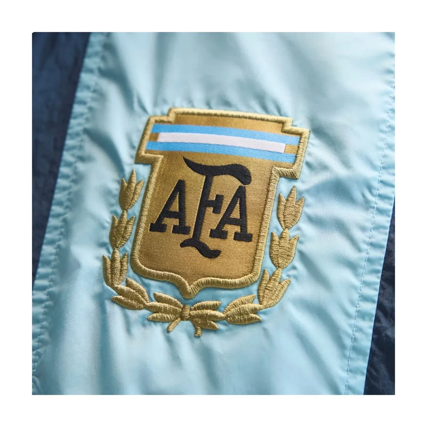 Мужская куртка с длинным рукавом Adidas Argentina EQT Track Jacket Asia Sizing, темно-синий — фото 2