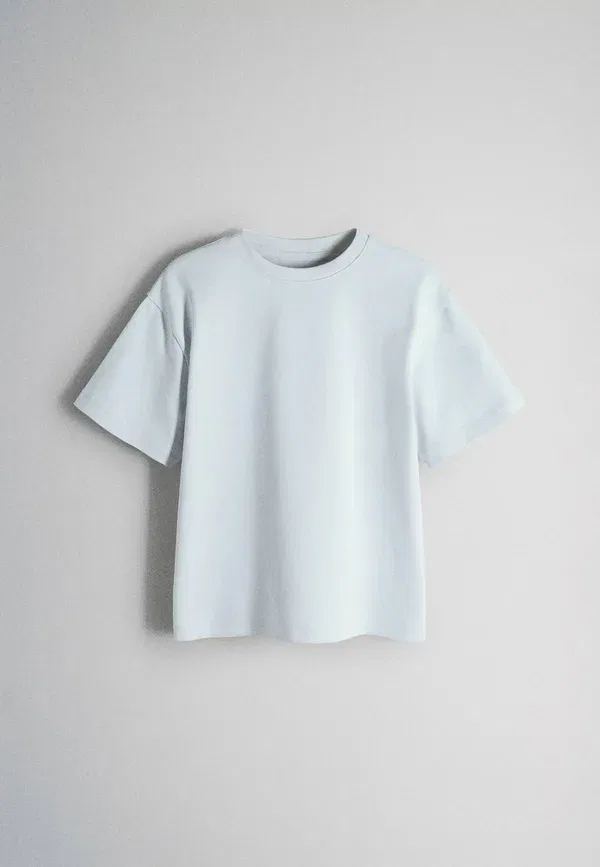 Комплект футболок из 4 штук Basic T-shirt The Set, голубой, синий, коричневый, белый — фото 3