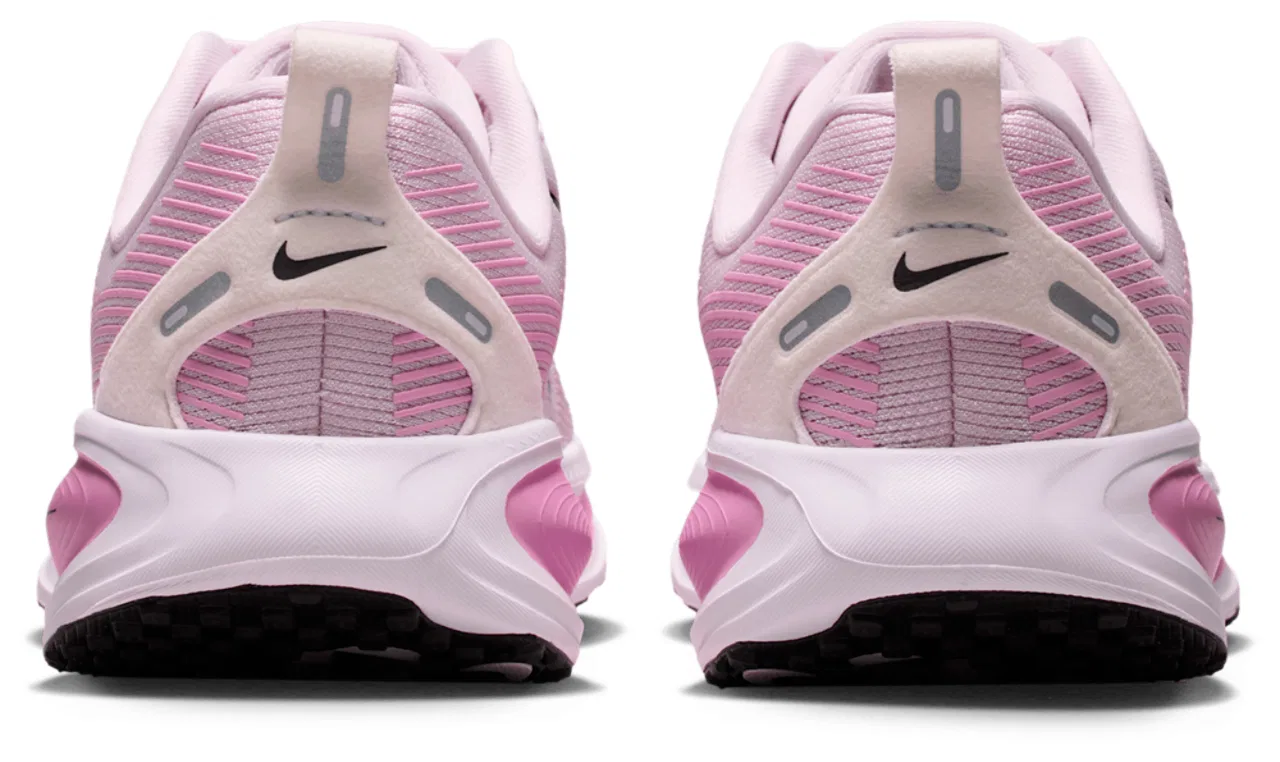 Детские кроссовки для девочек с пеноматериалом ReactX Nike Vomero 18, Bleached Lilac/Black/Lt Magenta — фото 3