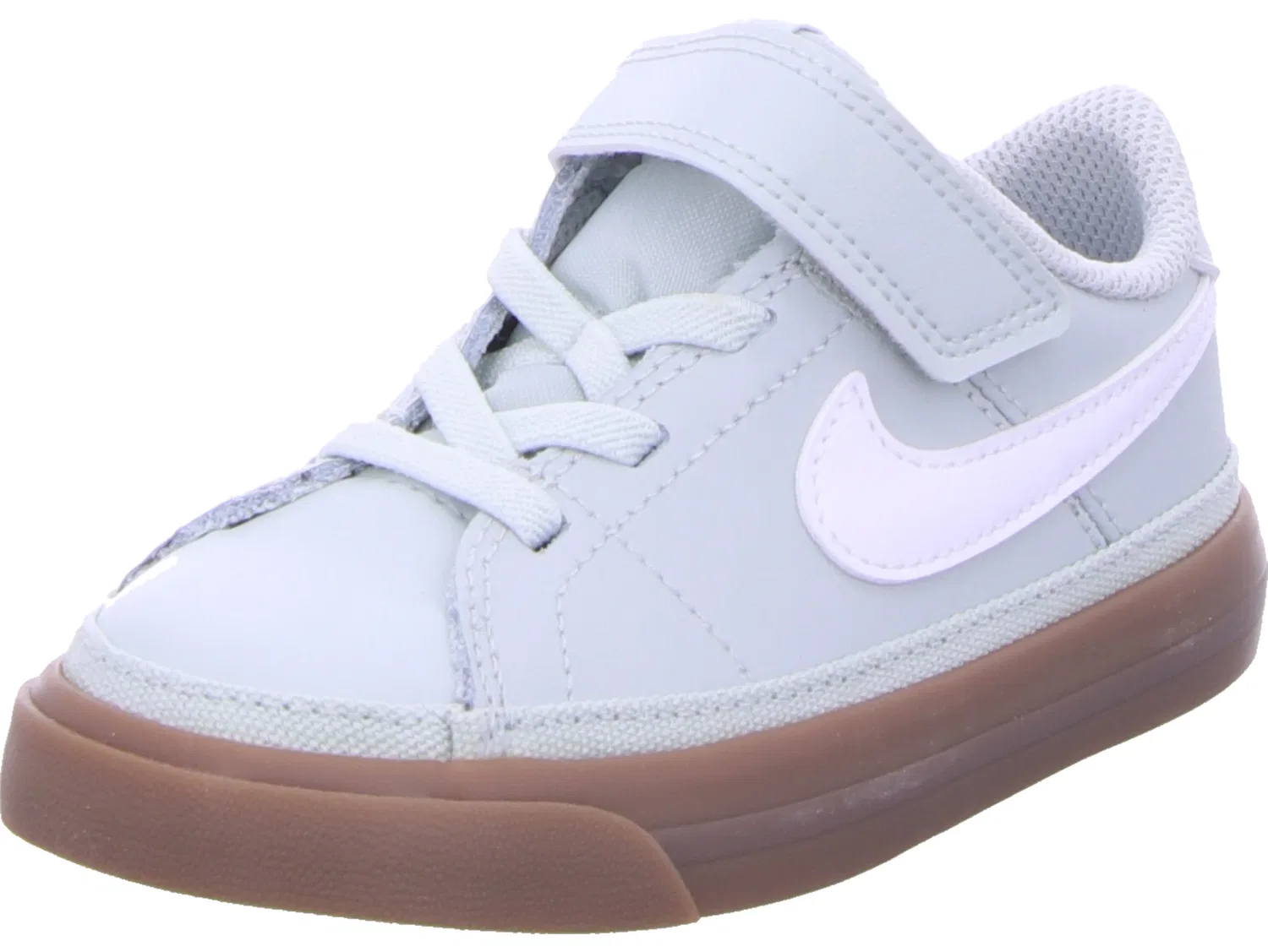 Кроссовки спортивные Nike, зеленый