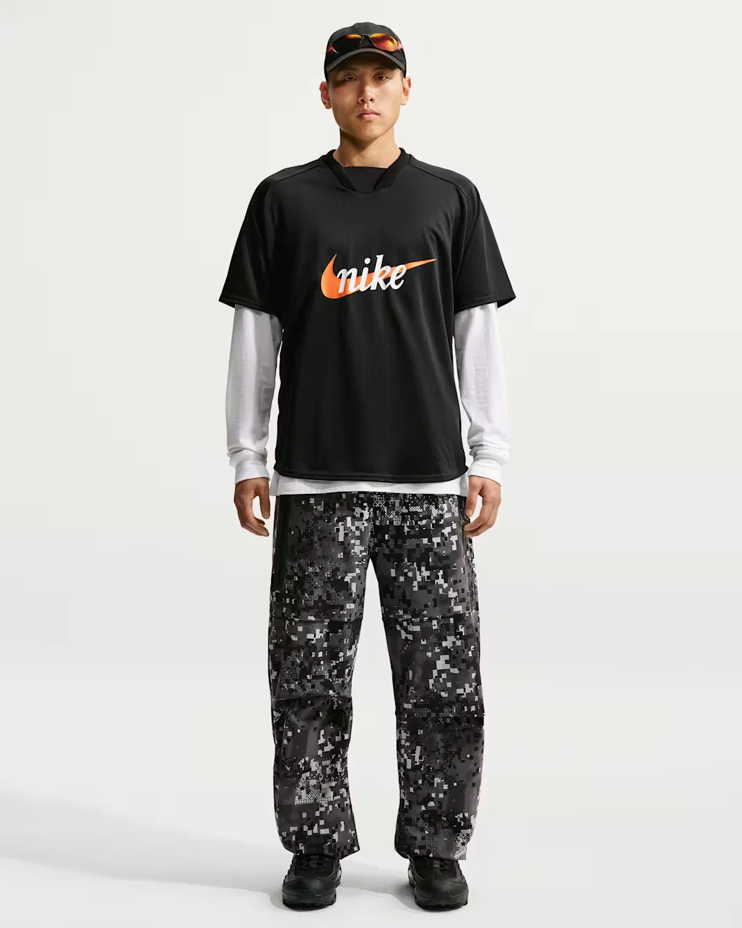 Мужская футболка Nike Club, Black/White/Safety Orange — фото 4