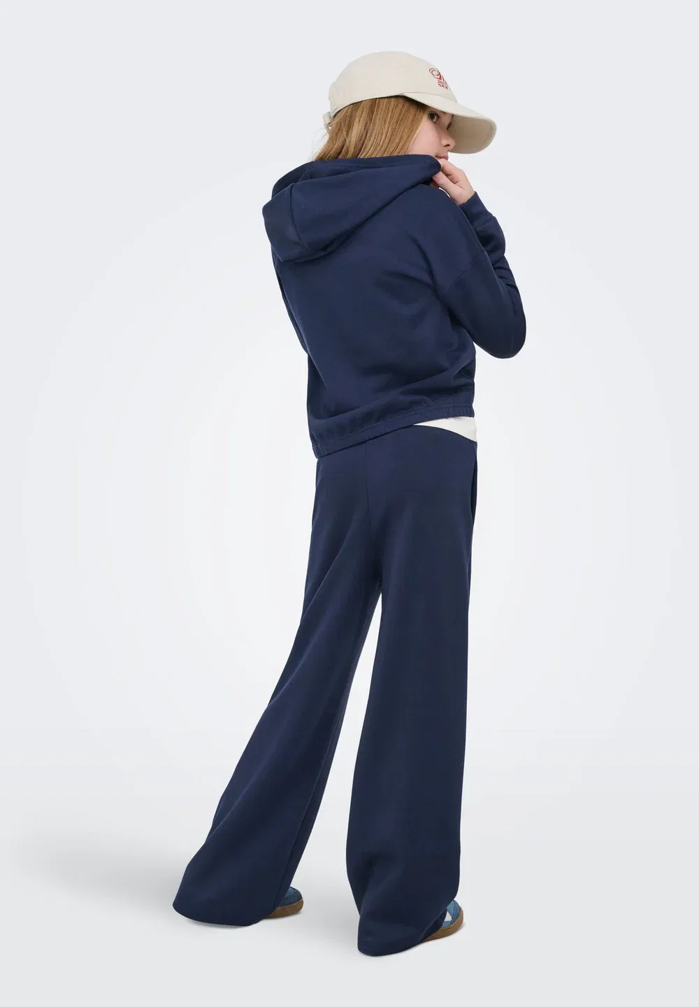 Hose mit weitem beinschnitt kogada-nella weiter beinschnitt шланг mit weitem beinschnitt - спортивные штаны Only Girls, Navy Blazer — фото 3