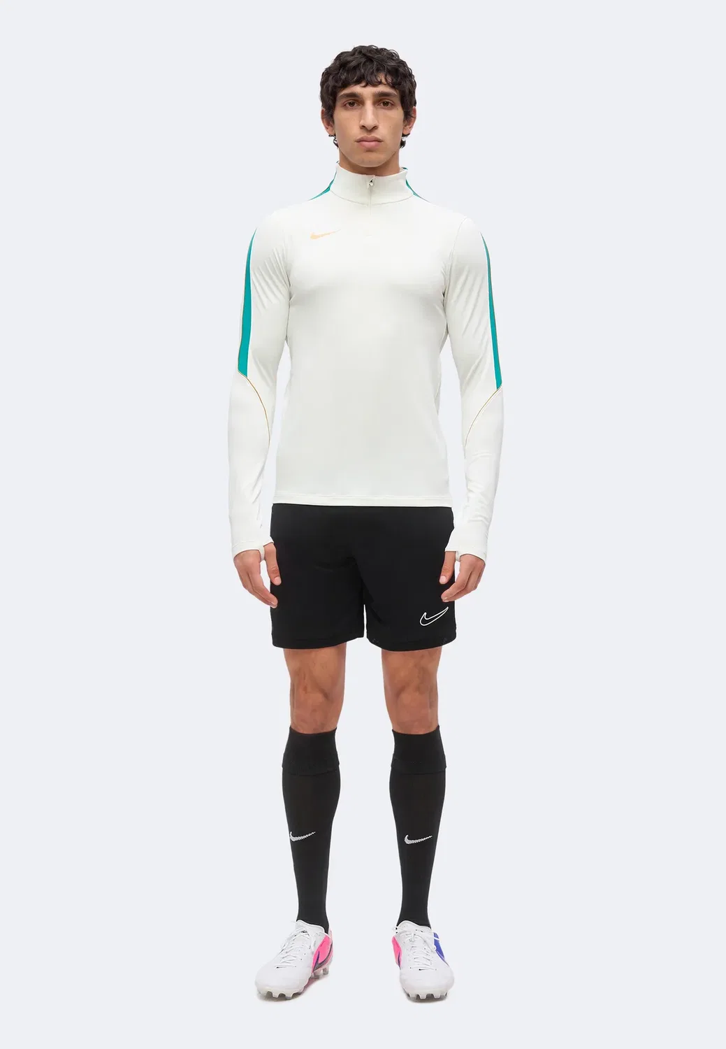 Мужская футбольная тренировочная футболка с длинными рукавами Nike Performance, Sail/Rio Teal/Elemental Gold-Coloured — фото 2