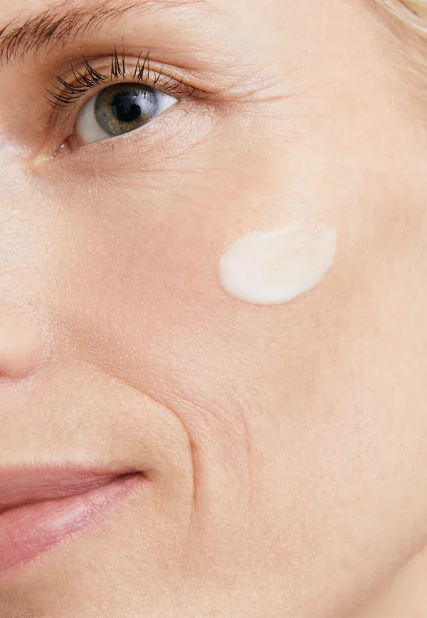 Гиалурон-филлер + эластичность 3d сыворотка - anti age faltencreme - сыворотка 30 мл Eucerin — фото 3