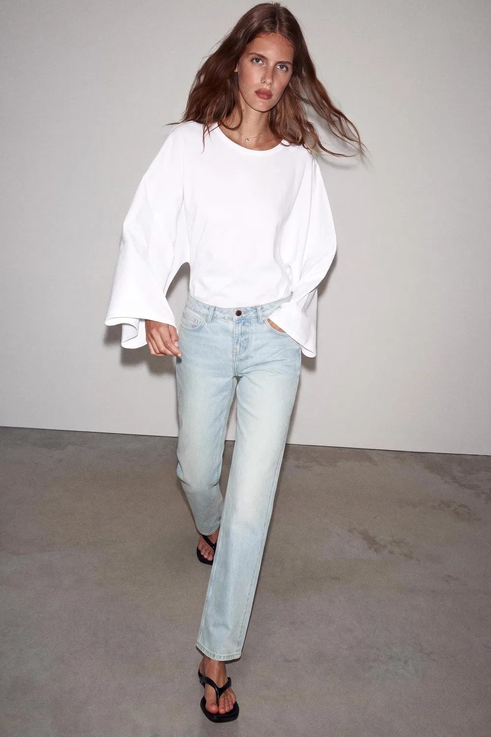 Джинсы Z1975 с низкой посадкой, стандартного кроя. ZARA, Light blue