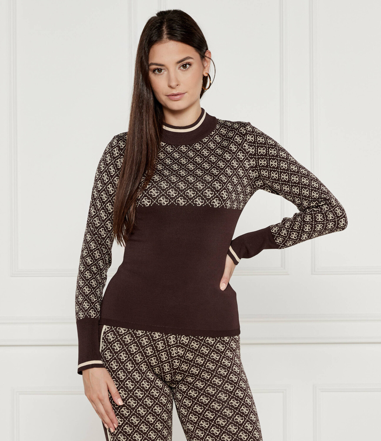 

Свитер GUESS Slim Fit, коричневый