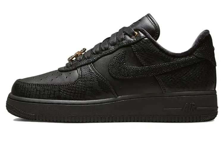 

Женские кроссовки для скейтбординга Nike Air Force 1, Black
