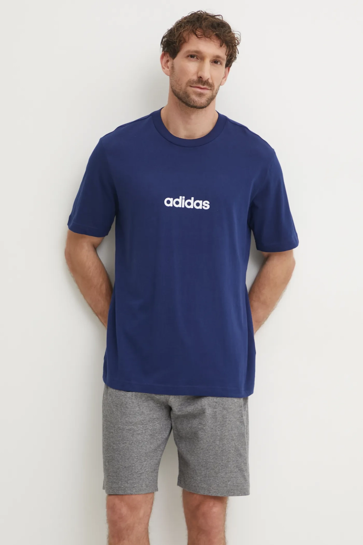 

Футболка Essentials Linear из хлопка adidas, темно-синий