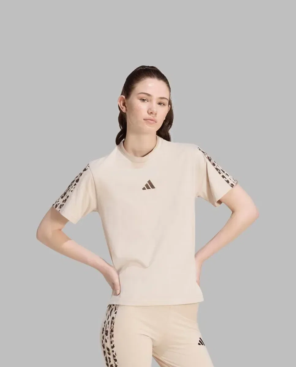 Женская футболка с принтом Essentials Seasonal adidas, Beige