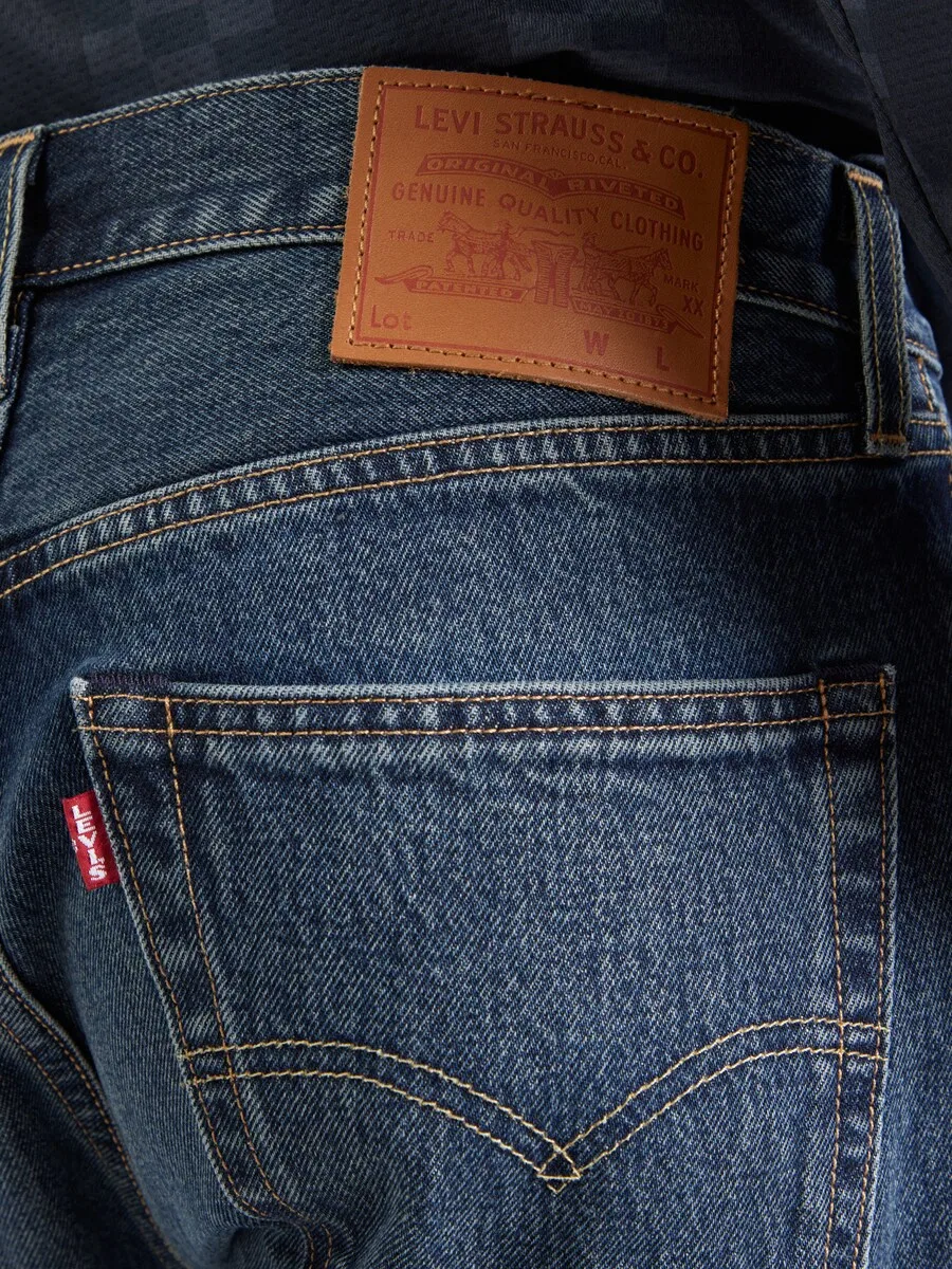 Джинсы LEVI'S Regular '501 Levi's' темно-синего цвета — фото 2