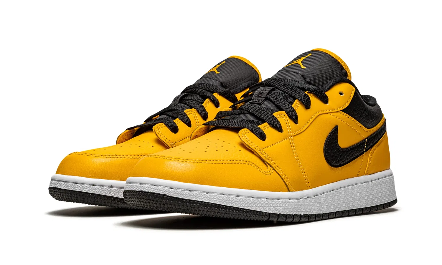 Детское кроссовки для мальчиков Jordan Air 1 Low Sneaker da uomo Big Kid NIKE, University Gold Black White — фото 2