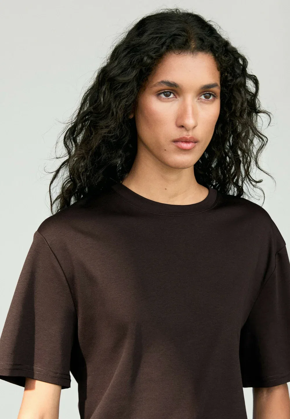 Футболка с коротким рукавом из 100% хлопка - базовая футболка Massimo Dutti, Dark Brown — фото 3