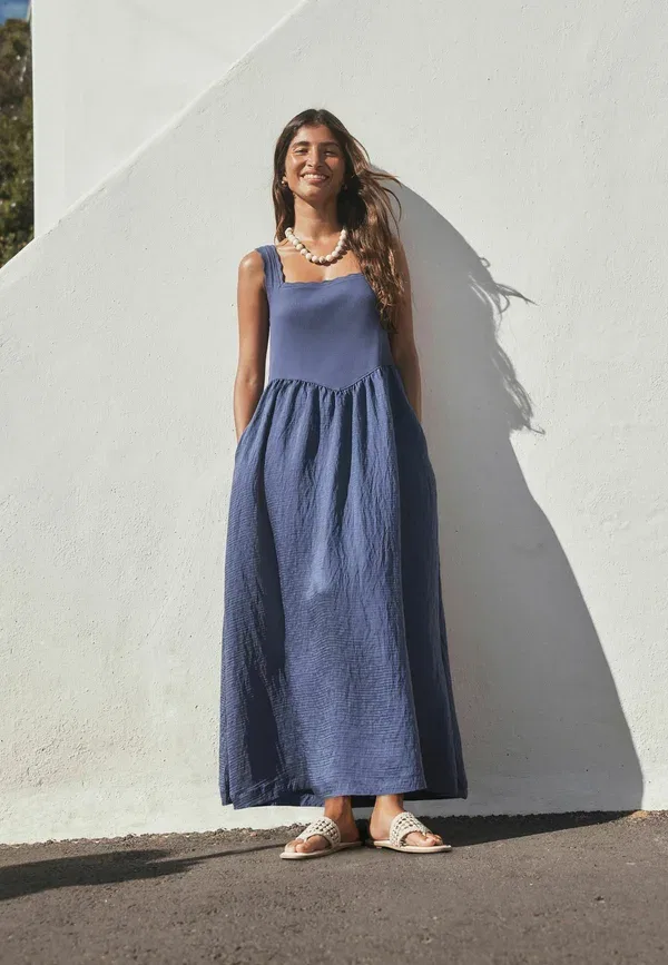 Платье миди из хлопка и эластана Tall fit - jersey woven mix midi dress Next, темно-синий — фото 4