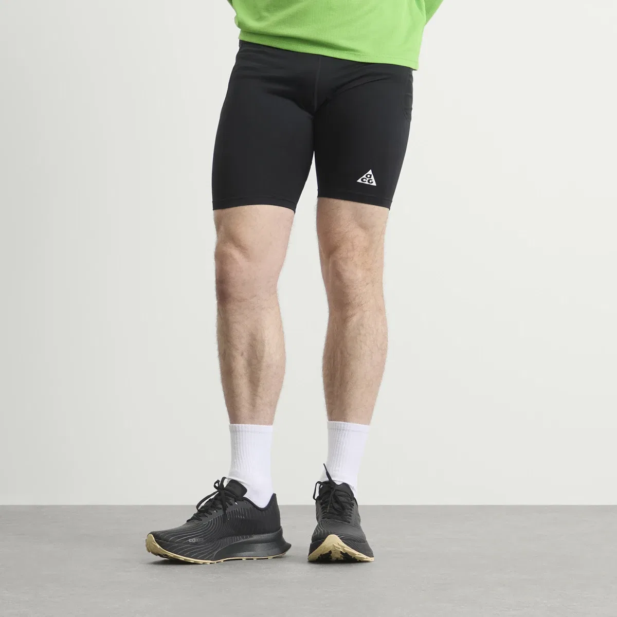 Шорты для бега с эластичными петлями Acg Lavaloop Half Tight Nike, Black & Summit White — фото 2