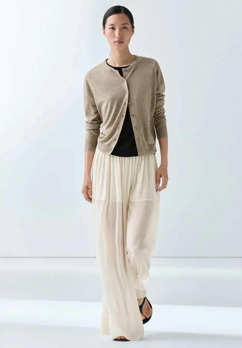 Кардиган с круглым вырезом, тонкой вязки Massimo Dutti, Beige — фото 2