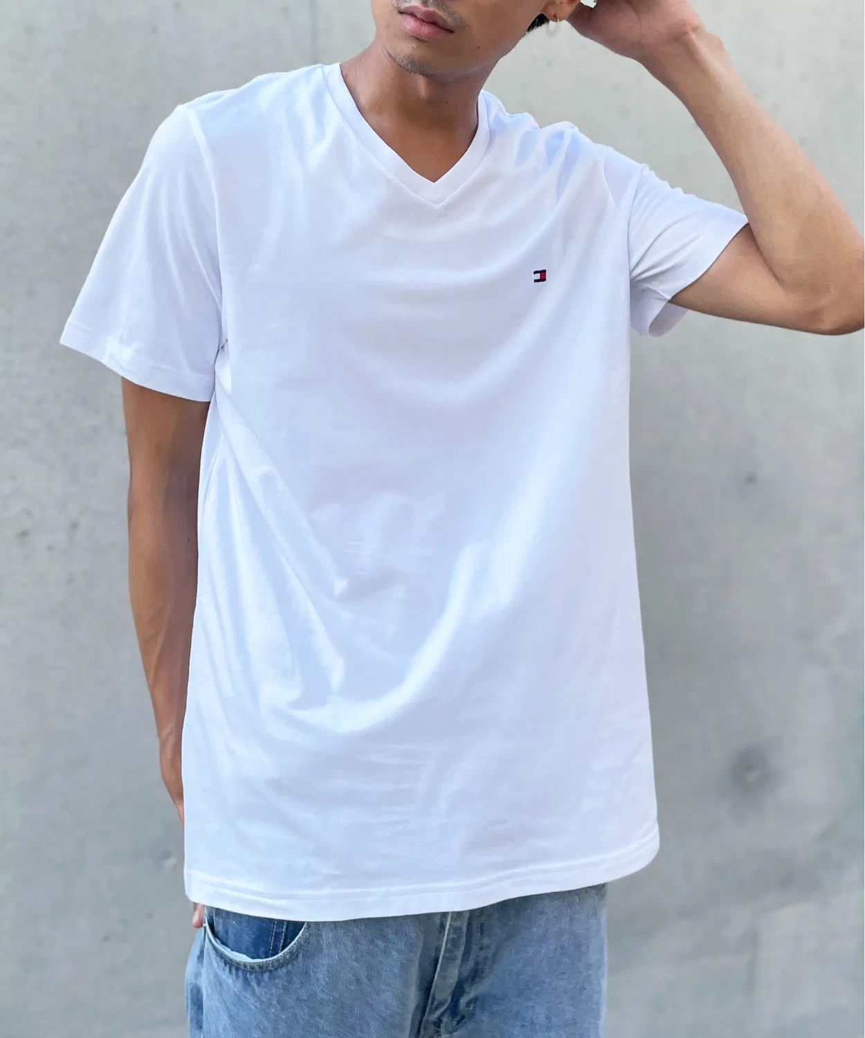 Мужская футболка с вышивкой V-образным вырезом CORE FLAG TOMMY HILFIGER, Red — фото 4
