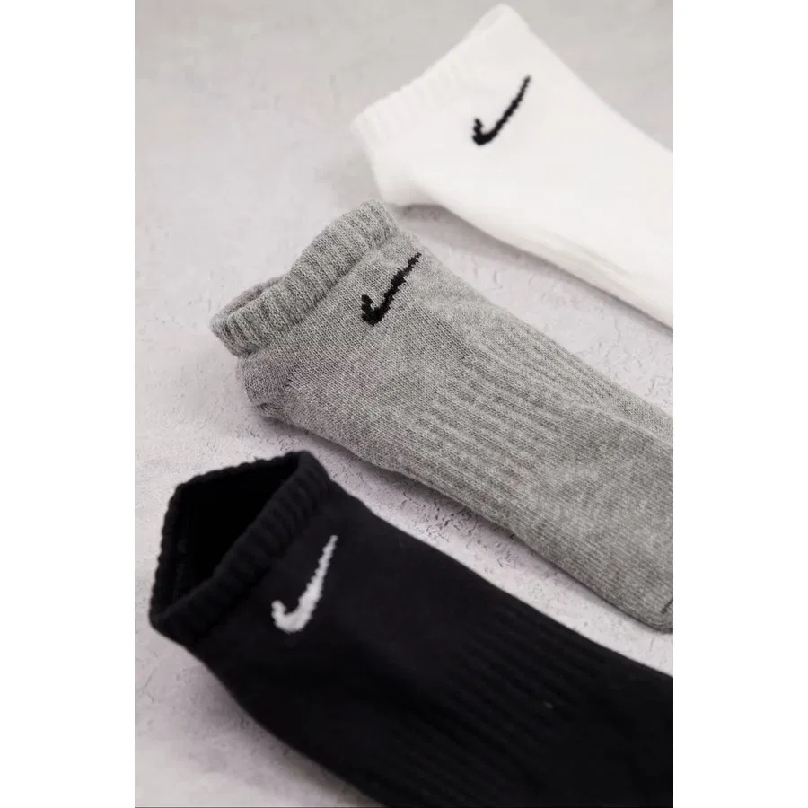 Комплект спортивных носков Nike Dri Fit Everyday Cotton Lightweight No Show, 3 пары, Бело-серо-черный — фото 4