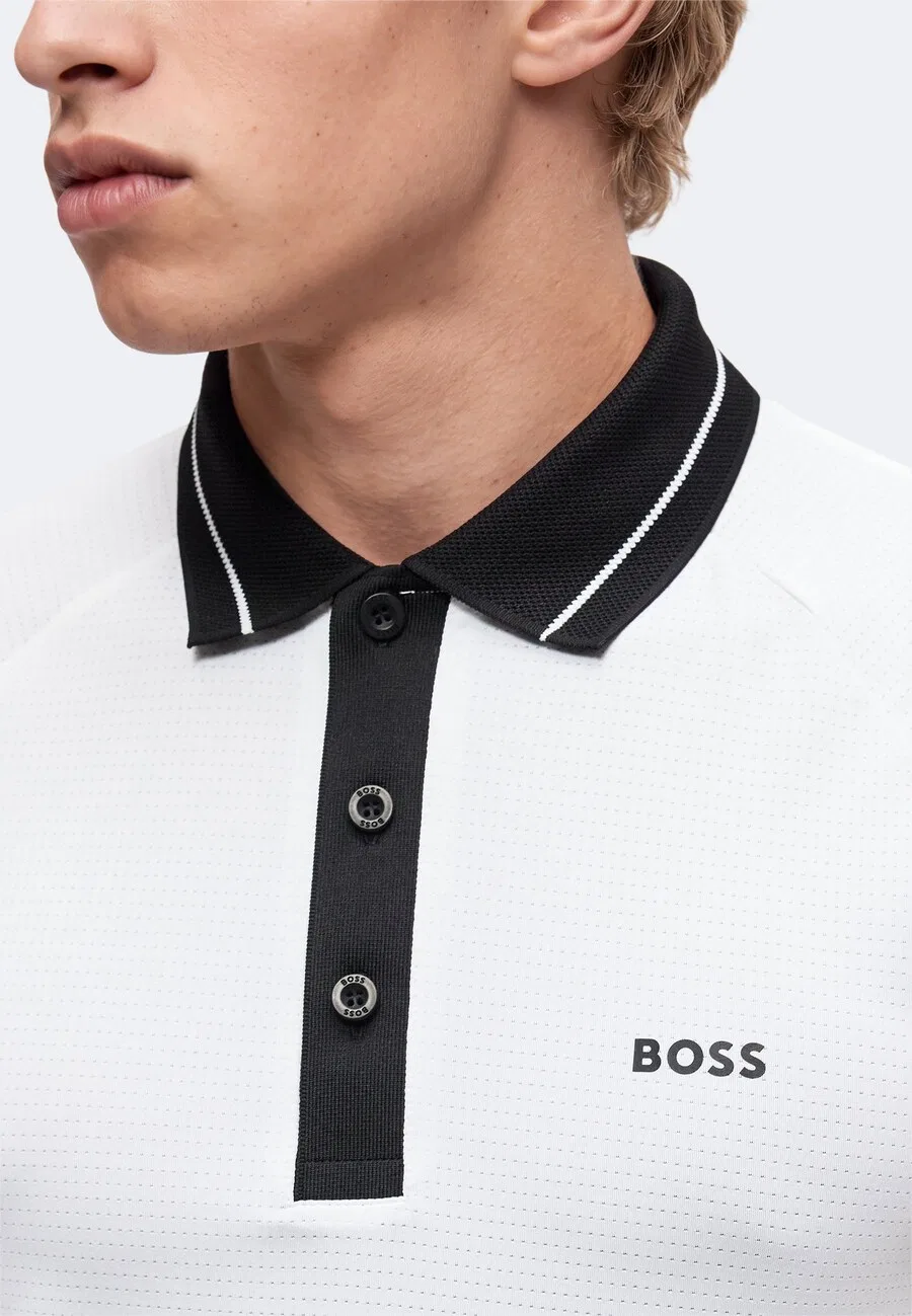 Спортивная футболка BOSS Performance Shirt 'Court' белого цвета — фото 3