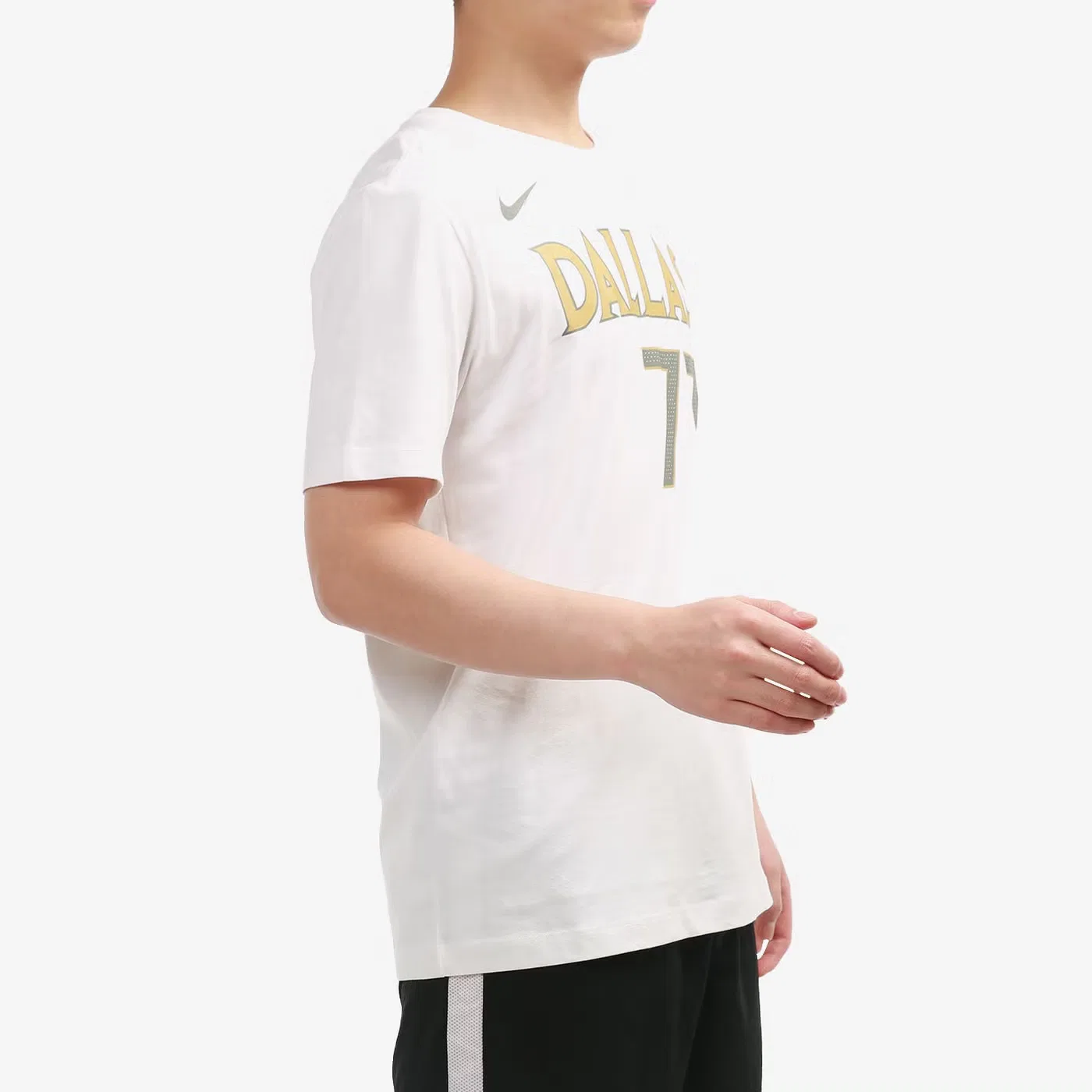 Футболка с принтом NBA Crossover Dallas Mavericks Doncic No. 77 Nike, разноцветная — фото 3