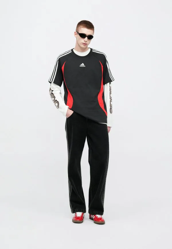 Футболка с принтом teamgeist Adidas Originals, Black/Better Scarlet — фото 3