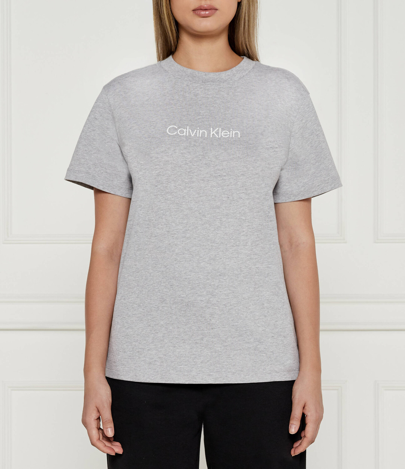 

Футболка Calvin Klein HERO LOGO Regular Fit, пепельно-серый