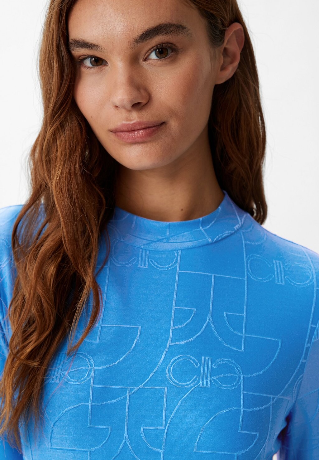 

Топ с длинными рукавами MIT LOGO-MUSTER comma casual identity, синий