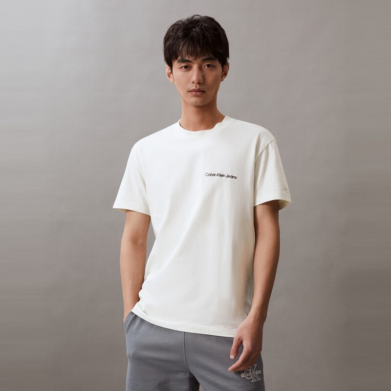 

Футболка Calvin Klein Jeans с буквами и короткими рукавами, светло-розовый
