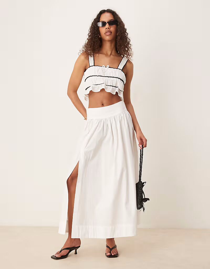 

Юбка макси с разрезом Gina Tricot poplin белого цвета