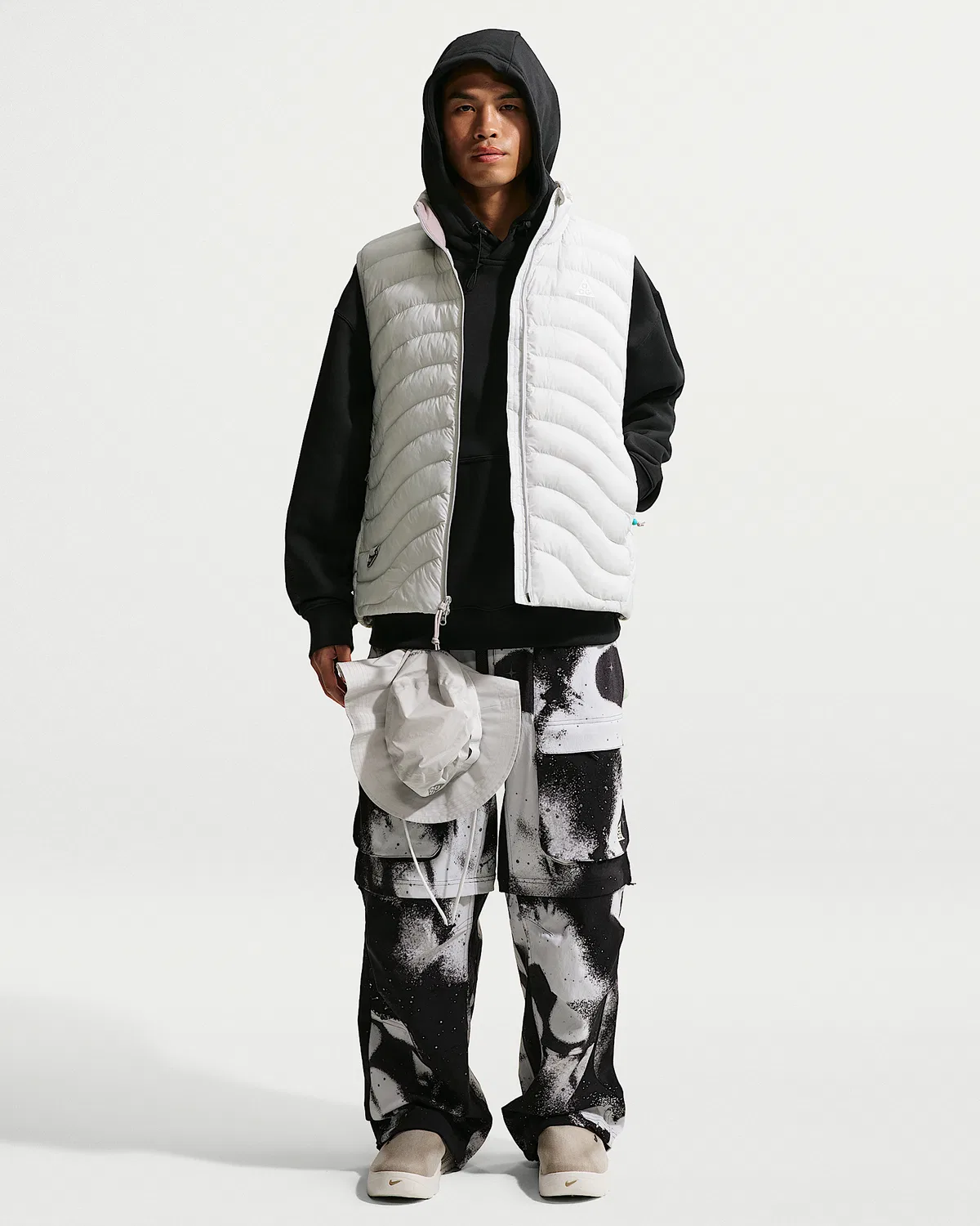 Мужская жилетка Nike ACG Therma-FIT ADV "Lava Flow", Photon Dust/Photon Dust/Photon Dust/Summit White — фото 4