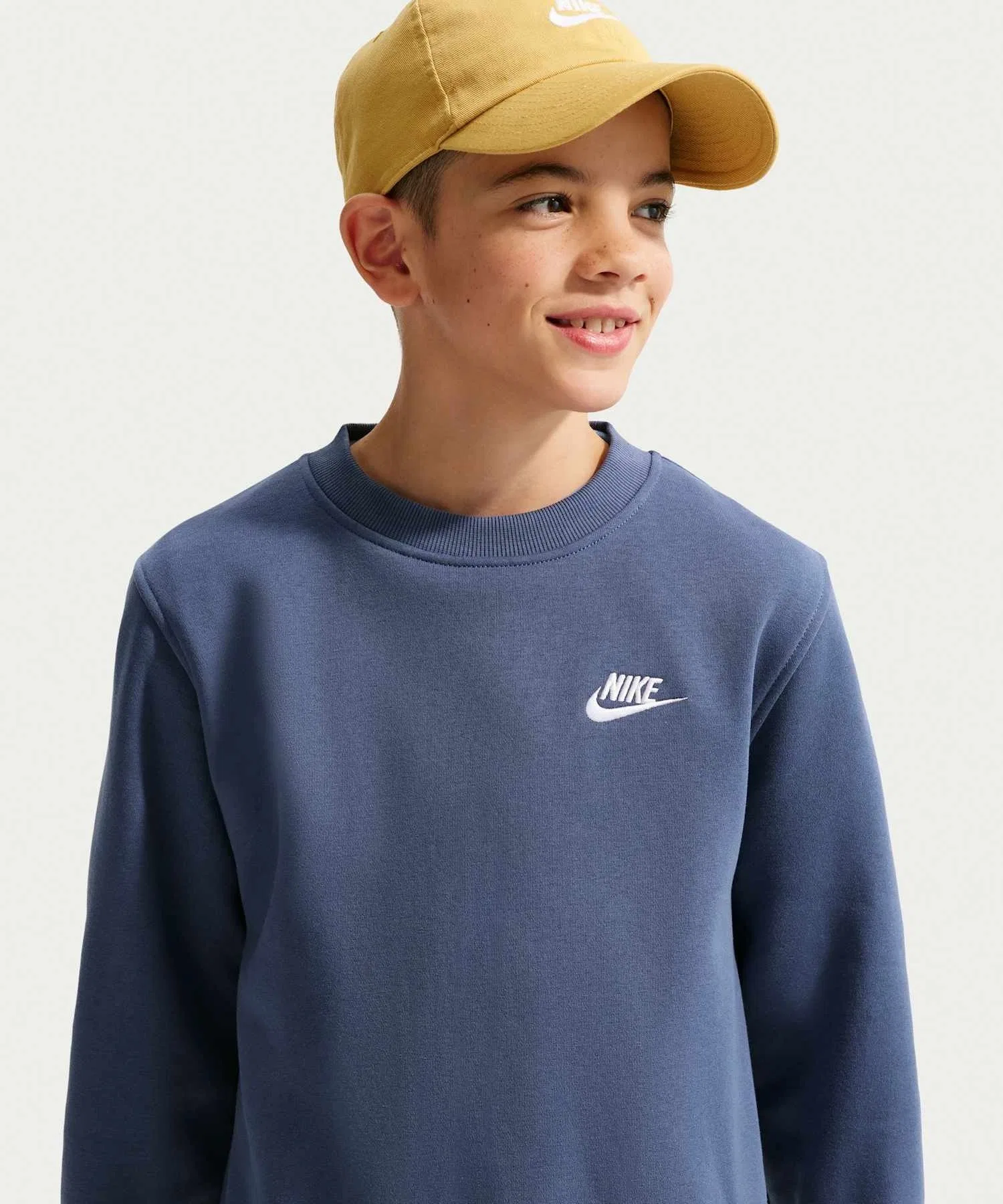 Детская флисовая толстовка Nike Sportswear Club / Детская флисовая толстовка Nike Sportswear Club FD3006-461, цвет «Мистический синий» — фото 3