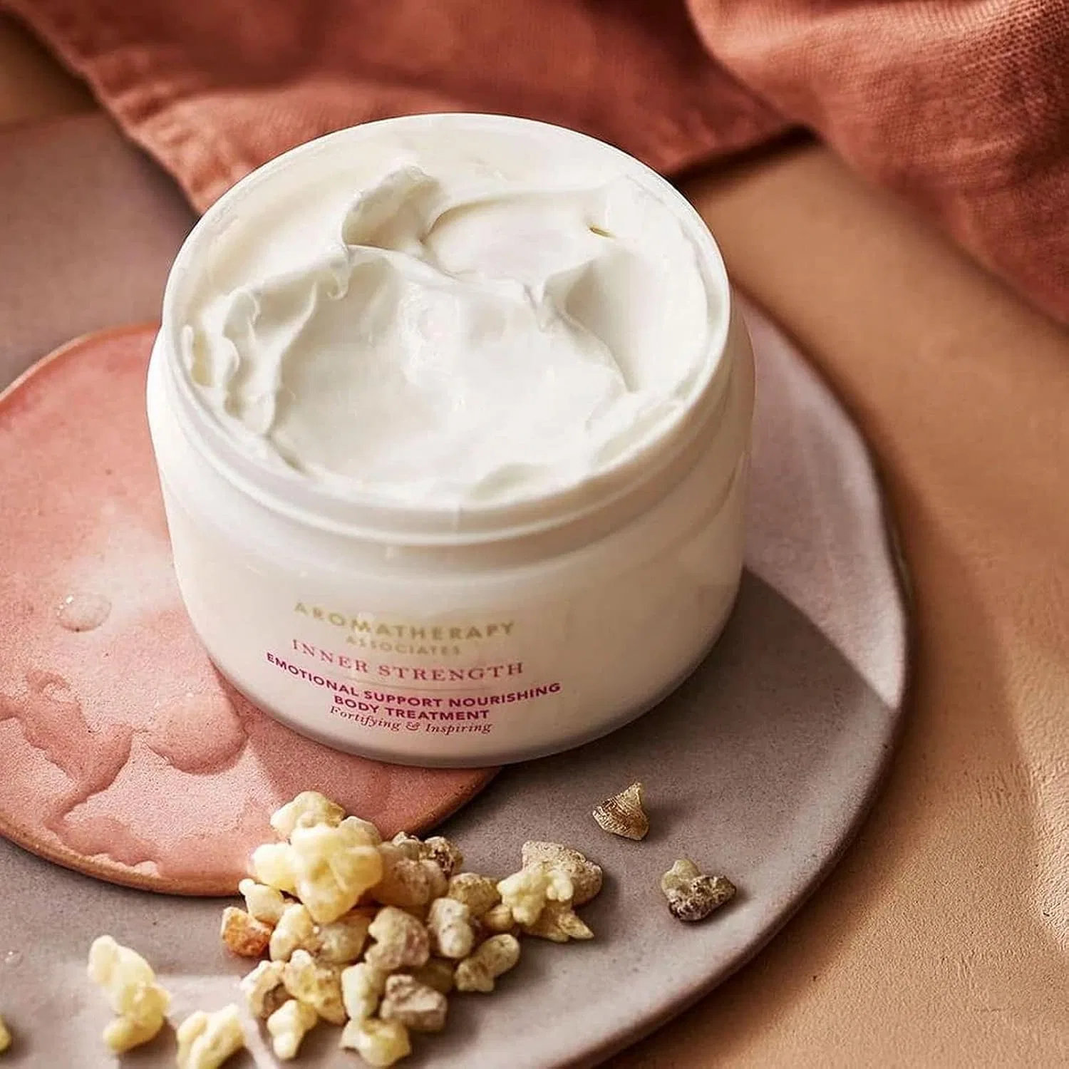Крем для тела Aromatherapy Associates Encollage Body Treatment, 200 мл — фото 4
