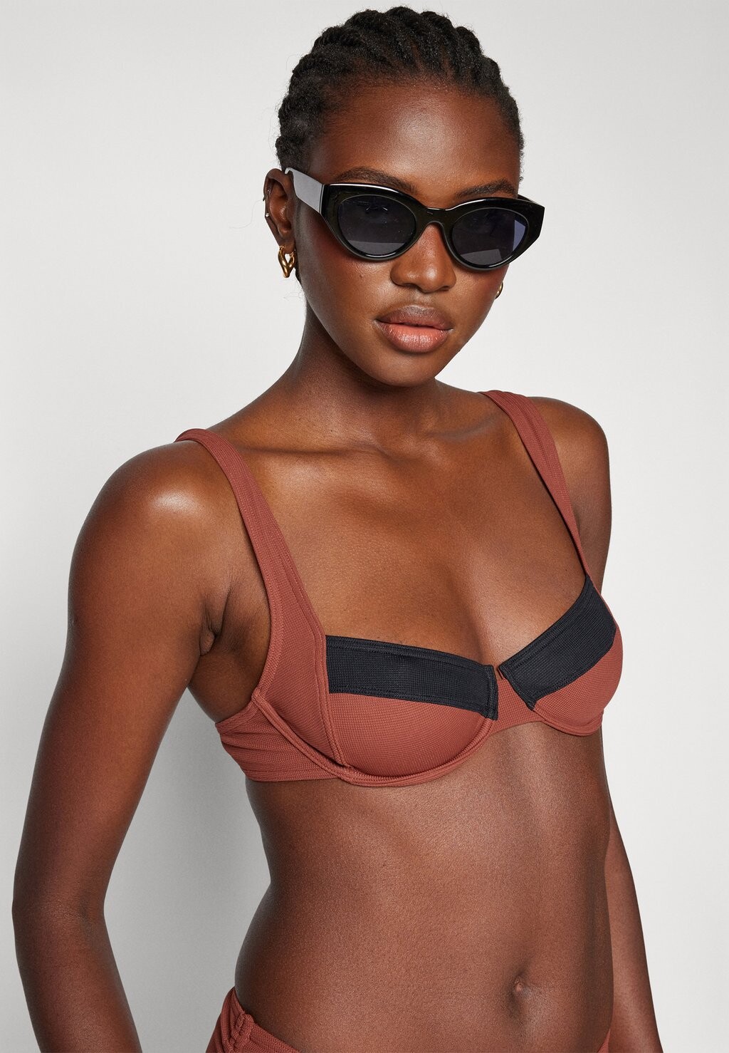 

Верх бикини SUMMER GLOW Triumph, коричневый