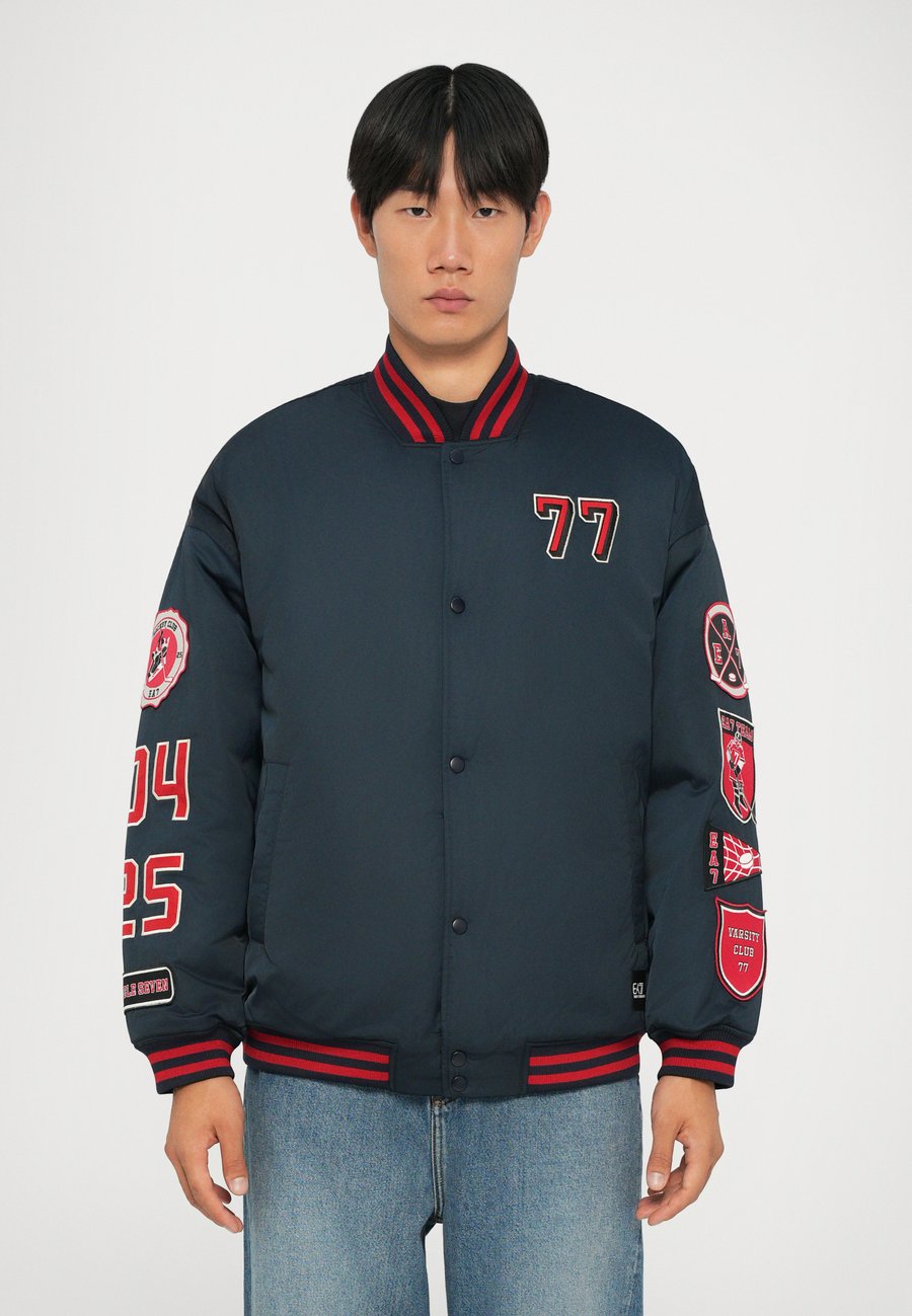 

Куртка EA7 Emporio Armani TRAIN GRAPHIC SERIES JACKET HOCKEY, Blue