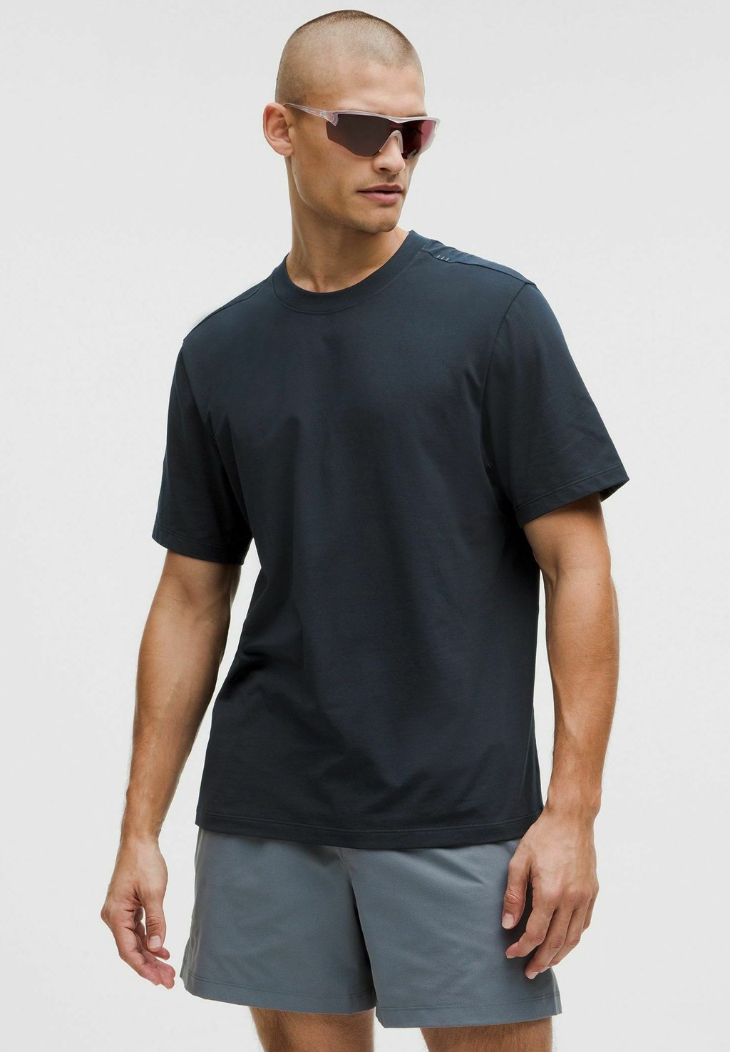 

Спортивная футболка ZEROED IN SHORT SLEEVE lululemon, темно-синий