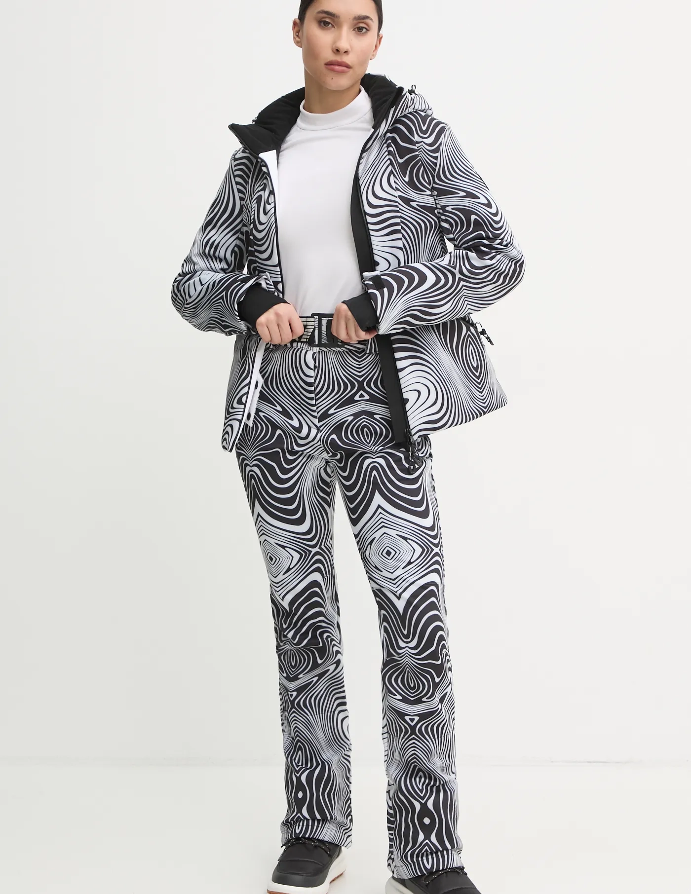 

Лыжные брюки Kitzbuhel Softshell с высокой талией EA7 Emporio Armani, черный