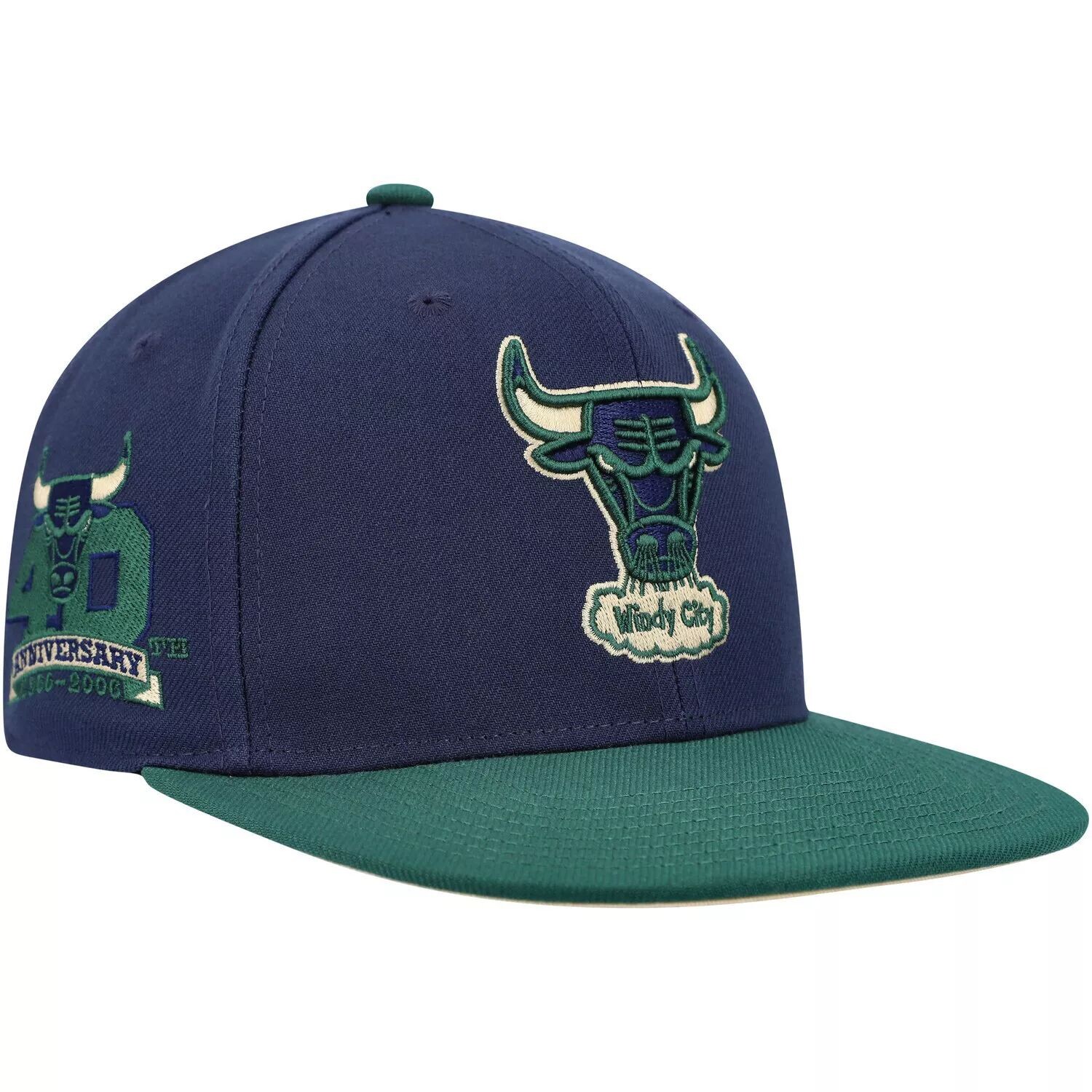 

Мужская шляпа Mitchell & Ness темно-синего/зеленого цвета с 40-летием Chicago Bulls из твердой древесины Classics Grassland