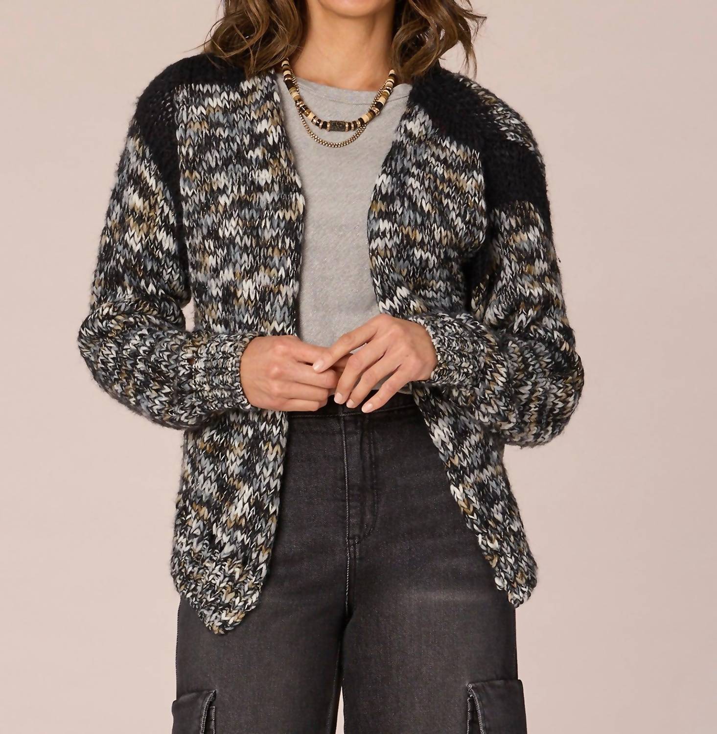 

Длинный кардиган с открытой передней частью и рукавами в черно-разноцветной гамме Democracy