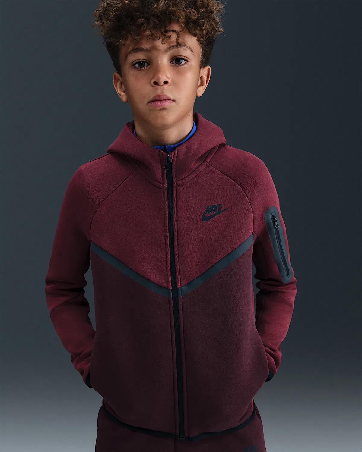 Детская худи Nike Sportswear Tech Fleece на молнии, Burgundy Crush/Dark Team Red/Black/Black — фото 3